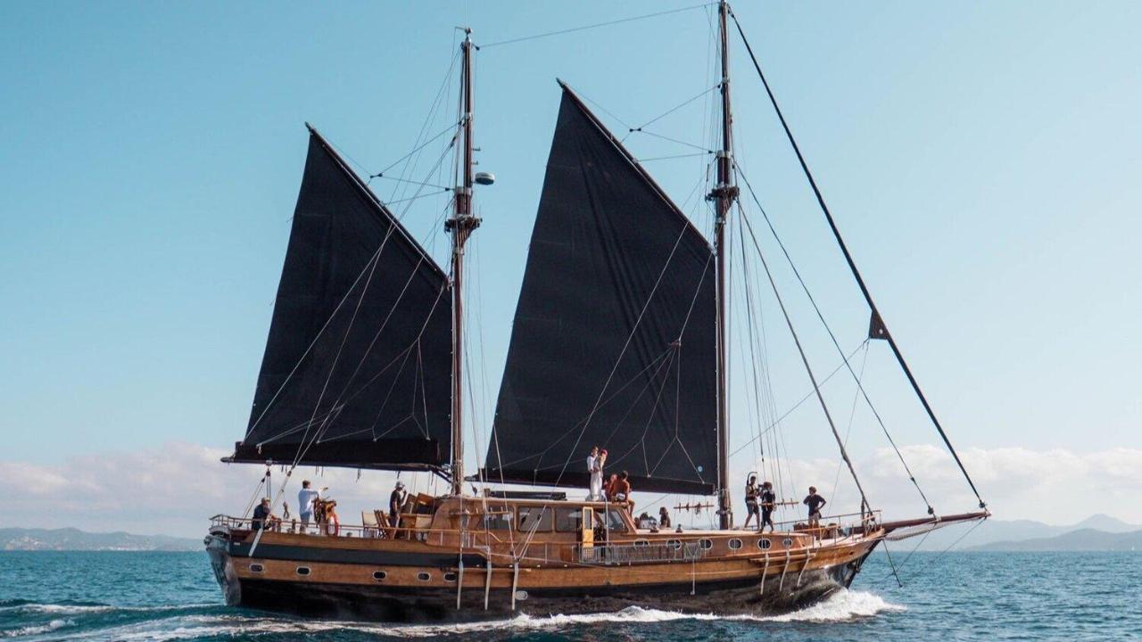 Wooden Boat- La Goletta Hotel - Barcelona, Barcelona